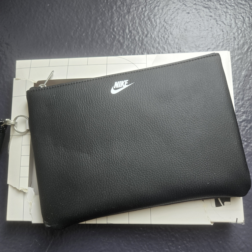 Nike Black and White Blazer Wristlet Bag - Picture 3 of 5